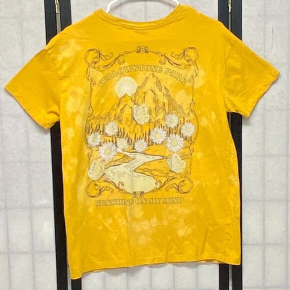 Vintage Short Sleeve Tie Dyed Yellowstone (Park) on My Mind Print Tee Vibe N’ - Picture 1 of 15
